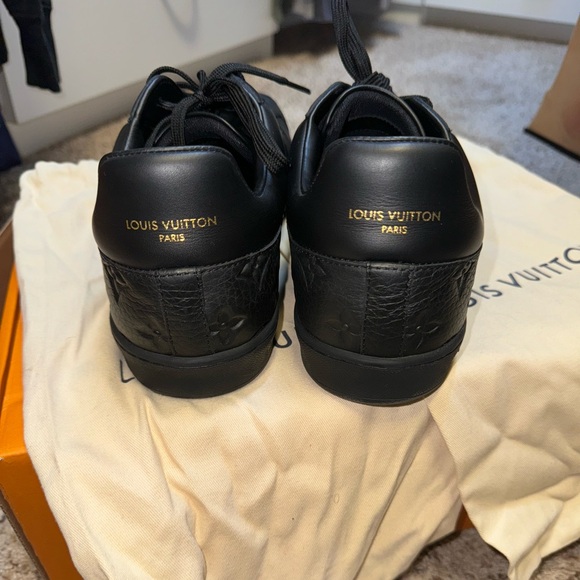 Men’s Louis Vuitton Luxembourg black sneakers, fits size 10.5 LV size 9 - Picture 2 of 5